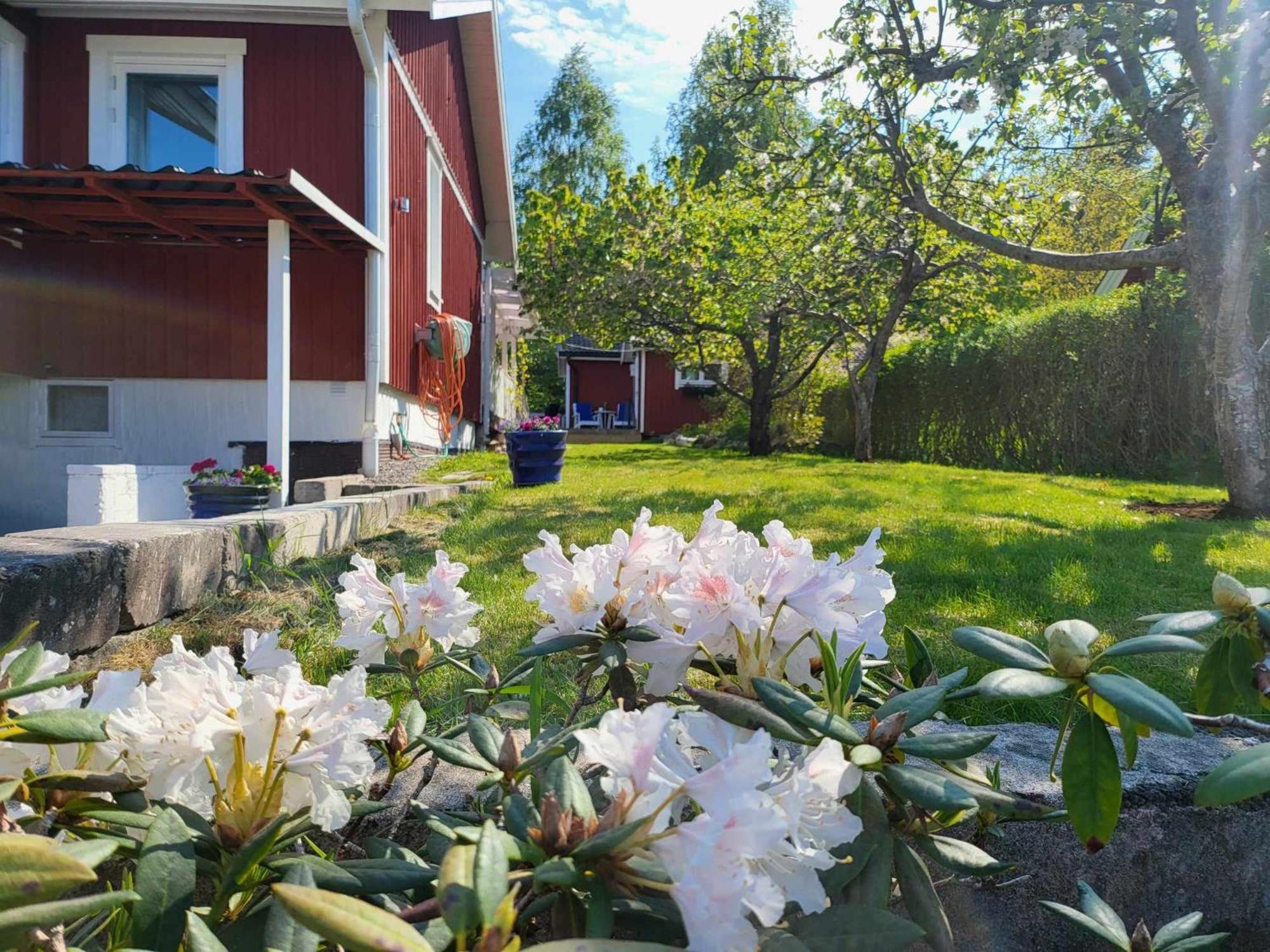 Minihus Med Stor Traedgardstomt Naera Golf Och Hav Villa Trosa Eksteriør bilde