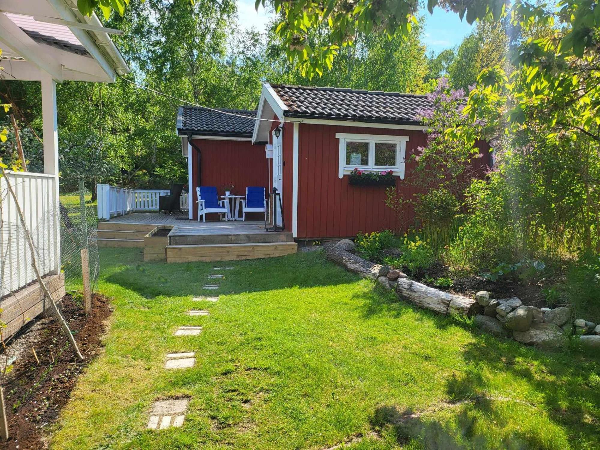 Minihus Med Stor Traedgardstomt Naera Golf Och Hav Villa Trosa Eksteriør bilde
